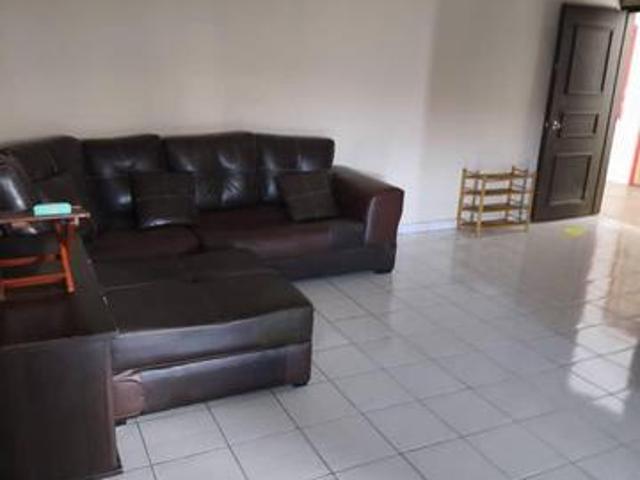 Beverly Hills Phase 2 Corner Unit 999 yrs
