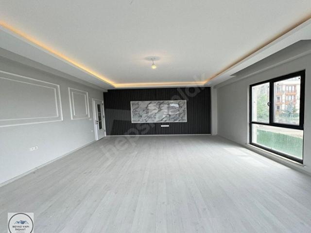 BEYAZ YAPI'DAN SİTE İÇİ DEKORASYONLU 3+1 ARA KAT DAİRE