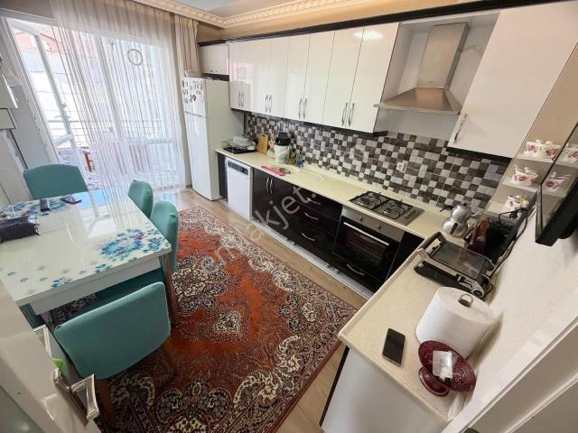 Beyaz 'dan Yayla Mahallesi Diş Hastane Yakın Katta 4+1