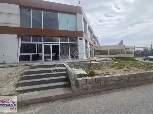 Beyazşehir'de Veranda İle 480 Metrekare Kulanımlı Bacalı Dükkan