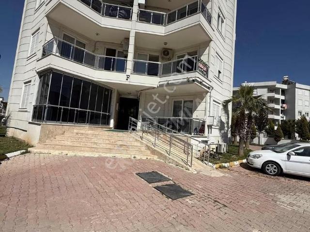 Beyazsarayda 1. Kısımda Havuzlu Sitede 3+1 M2 4/1 Katı 125 M2