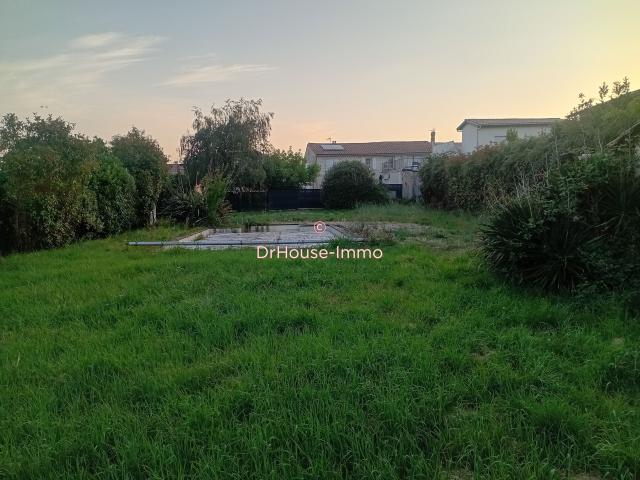 BEYCHAC ET CAILLAU: Terrain constructible de 1547 m² env