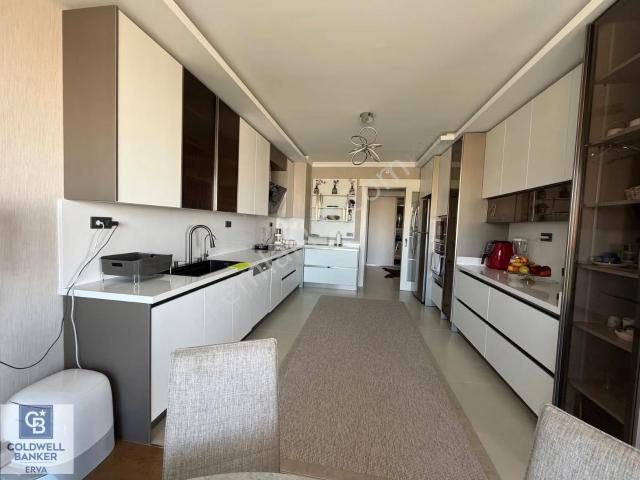 Beykent Beytepe Sitesi'nde Satılık 4+1 Lüks Daire 228m² Net