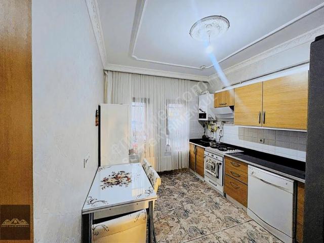 Beykent Renkli Tokide Masrafsız 3+1 Ebeveyn Banyolu Daire