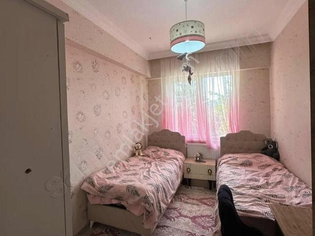 Beykent 1.etap'ta Orman Manzaralı Bakımlı Daire