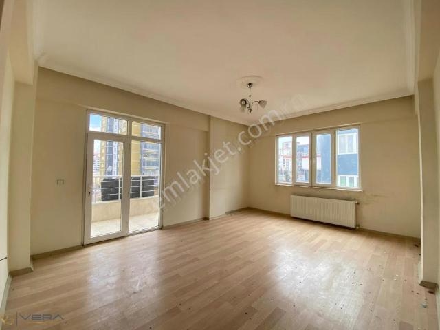 Beykent 1. Etapta Açık Cepheli Geniş Oturumlu 3+1 Satılık Daire