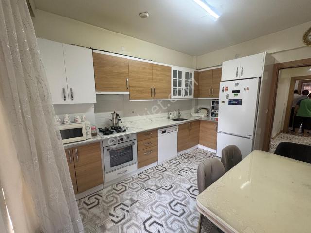 Beykent'te Satılık 3+1 Bakımlı Giriş Kat Daire