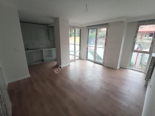 Beykoz Paşa Mahal Sitesinde 2+1 Lüks Satılık Arakat Daire