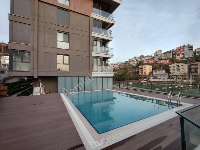 Beykoz Paşabahçe'de Paşa Mahal Sitesi 3+1 Satılık Arakat Daire