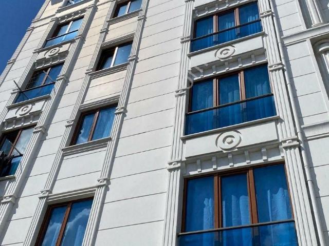 Beylıkdüzü Kavaklı Merkezde 2+1 80 M2 4 Kat