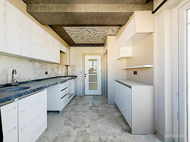 BEYLER'DEN AYAŞ YOLUNA 150m MESAFEDE UYGUN FİYATLI 4+1 TERAS!