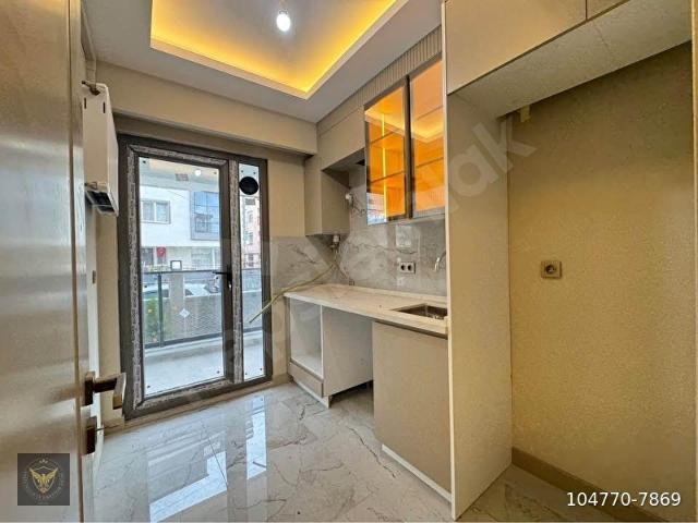 BEYLİKDÜZÜ YAKUPLU MH HASIRCILAR AVM METROBÜSE 10 DK YÜRÜME MESAFESİNDE 2+1 FIRSAT DAİREMİZ