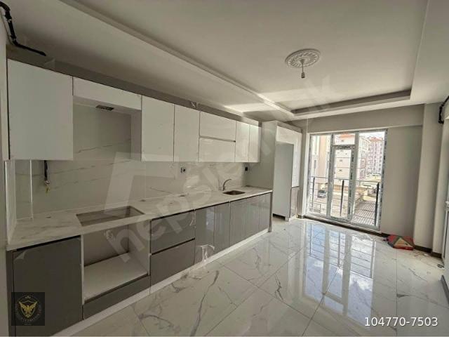 BEYLİKDÜZÜ BEYLİKDÜZÜ OSB MAH EMSALLERİN ALTINDA 3+1 DAİREMIZ