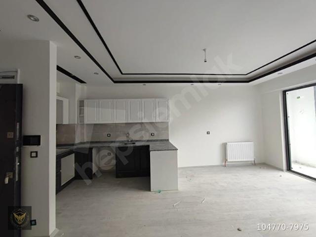 BEYLİKDÜZÜ CUMHURİYET MAH AMERİKAN MUTFAKLI METROBÜSE YAKIN AİLE OTURUMUNA UYGUN 2+1 DAİREMİZ