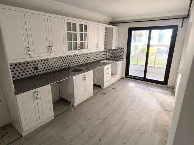 BEYLİKDÜZÜ CUMHURİYET MAHALLESİNDE METROBÜSE KOMŞU İSTER YATIRIMLIK İSTER OTURUMLUK 3+1 DAİREMİZ