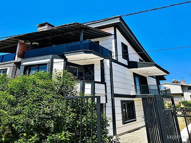 BEYLİKDÜZÜ DEREAĞZI MH BAHÇELİ DENİZ MANZARALI 4+2 TRİPLEKS