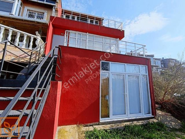 Beylikdüzü Gürpınar Deniz Manzaralı Bahçeli Eşyalı Villa