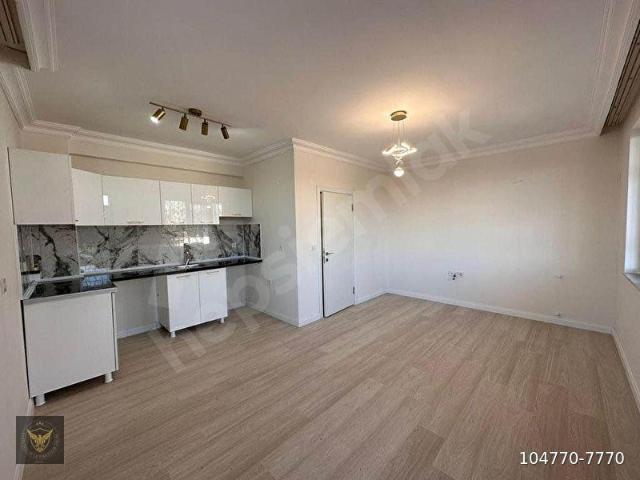 BEYLİKDÜZÜ MERKEZ'DE METROBÜSE YAKIN 1+1 KAÇIRILMAYACAK FIRSAT DAİRE