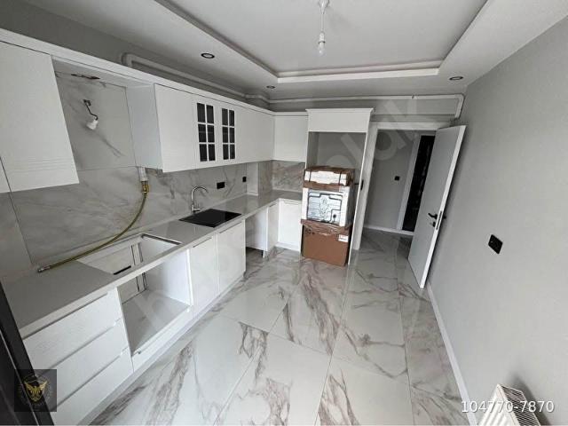 BEYLİKDÜZÜ OSB MAHALLESİNDE BUTİK SİTEDE MERKEZİ KONUMDA METROBÜSE KOMŞU 3+1 DAİREMİZ