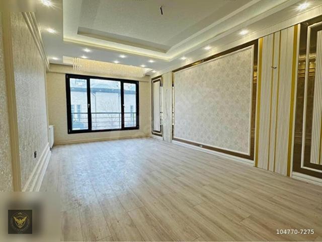 BEYLİKDÜZÜ'NDE MERKEZİ KONUMDA METROBÜSE YAKIN 3+1 LÜX DAİREMİZ