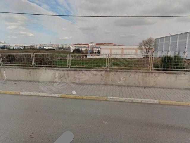BEYLİKDÜZÜ'NDE SATILIK TİCARİ+KONUT ARSASI