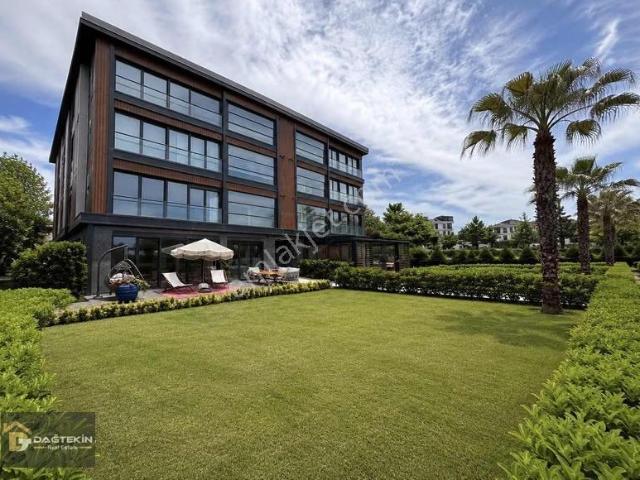Beylikdüzü Marinaya Yakın Deniz Manzaralı Özel Bahçeli Daire
