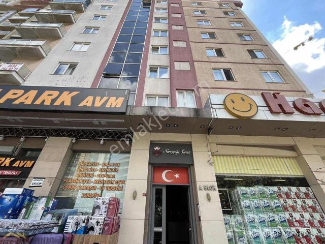 Beylikdüzü Narçiçeği Sitesi 3+1 6.kat 146 M2 Full Eşyalı