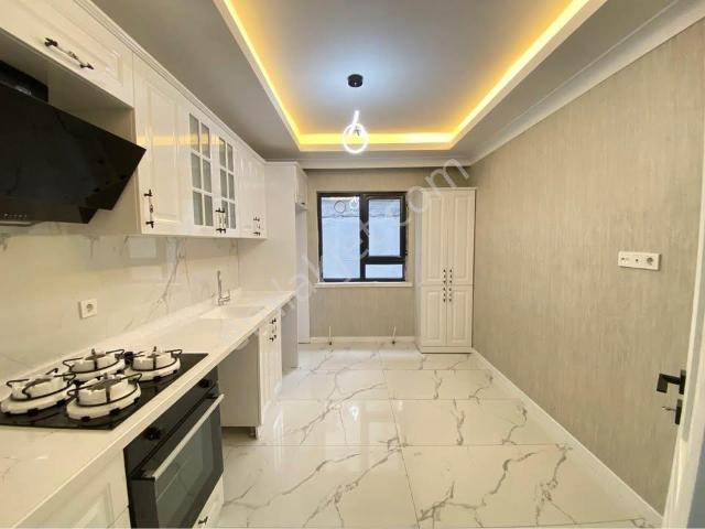 Beylikdüzü Osb Mh.metrobüse Yakın Lüx Tasarımlı Düz Giriş Daire