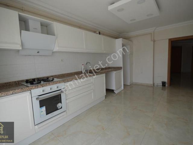 Beylikdüzü Adnan Kahveci Kiralık İçi Yenilenmiş 3+1 Daire