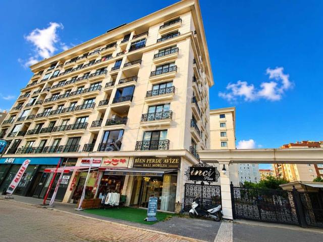 Beylikdüzü Adnan Kahveci Mah. Site İçi Kiralık 1+1 Kapalı Mutfak