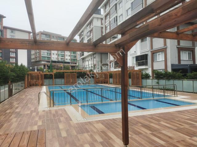 Beylikdüzü Adnan Kahveci Site İçerisinde 3+1 Geniş Satılık Daire