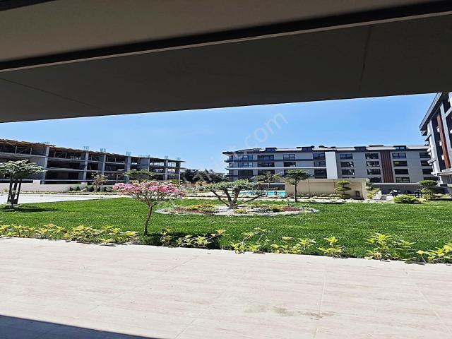 Beylikdüzü Adnan Kahveci'de Sıfır, 2+1 Geniş M2 Düz Giriş Daire
