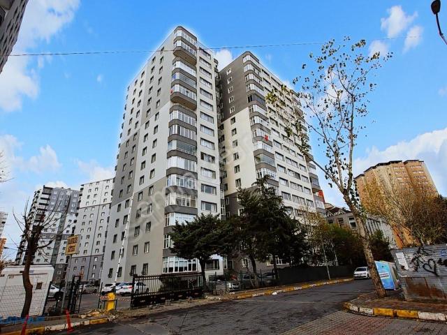 Beylikdüzü Banksis Sitesinde 180m2 3+1 2.kat Daire
