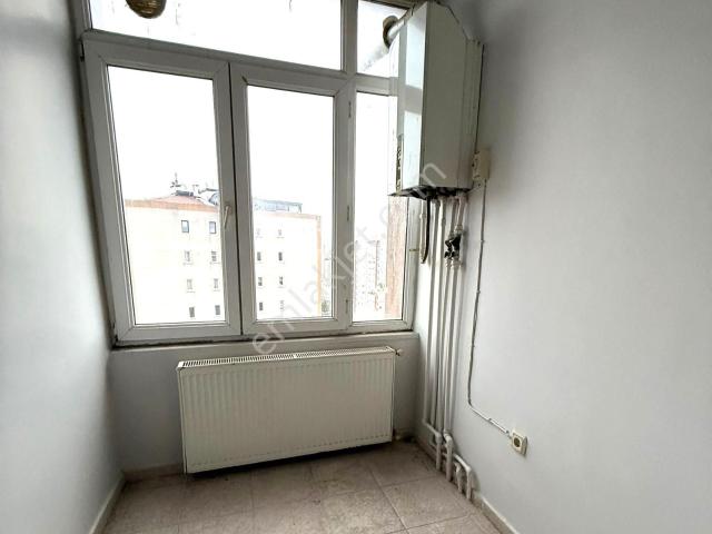 Beylikdüzü Barış Mahallesin De Boş Temiz Satılık 3+1 Daire Acill