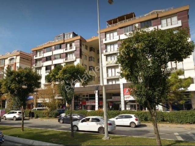 Beylikdüzü Beykent Vista'larda 2+1 Büyük Tip Cadde Cephe