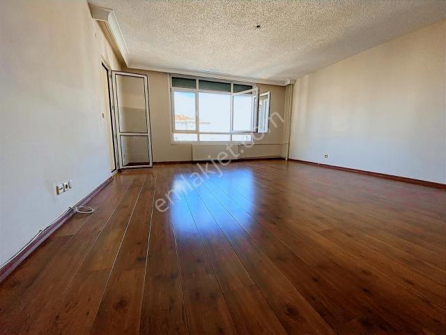 Beylikdüzü Bizimkemt Sitesi 3+1 Manzaralı İçi Temiz masrafsız