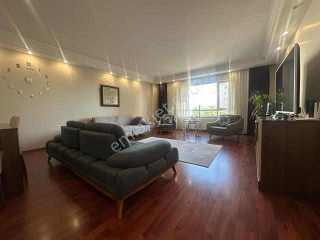 Beylikdüzü Bizimkent Sitesi 3+1 Tadilatlı Satılık Daire