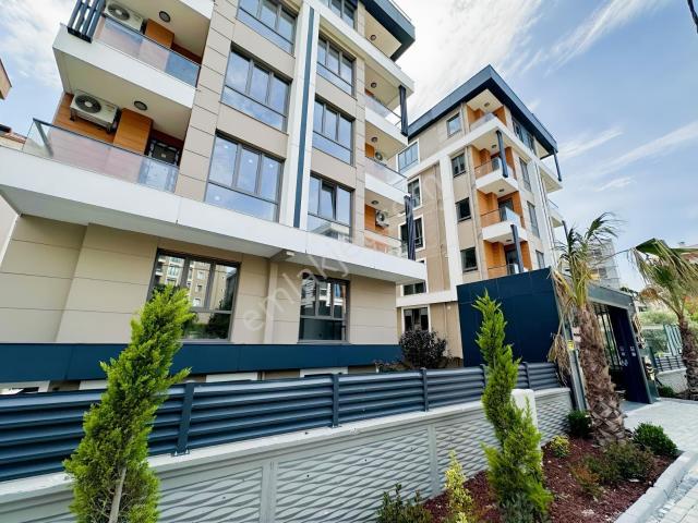Beylikdüzü Dereağzı Mahallesi Es Marin Park Sitesi 3+1 Daire