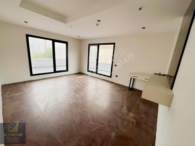 Beylikdüzü E5 Yakını Metrobüse 5 Dk Teraslı Kiralık Ofis