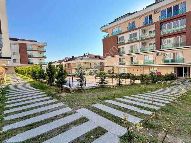 Beylikdüzü Şehri Beyaz 2 Sitesin'de Satılık Geniş 3+1 Daire