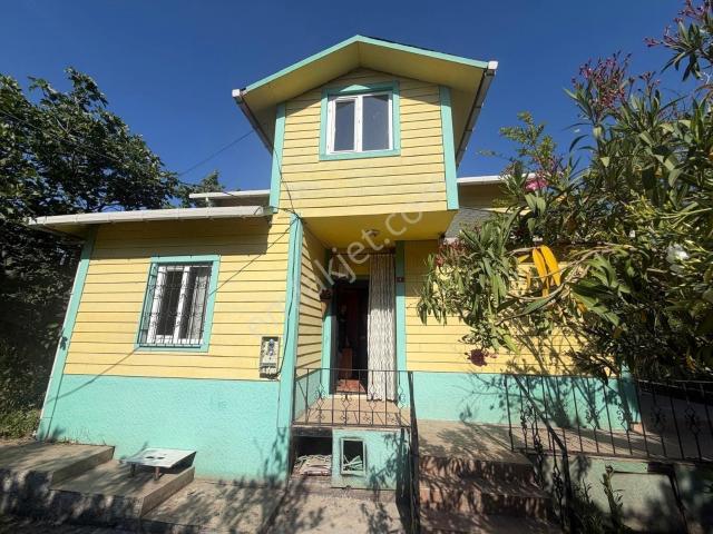 Beylikdüzü Gürpınar Dereağzında Kiralık Müstakil Ev Villa 2 Katlı 200 M2