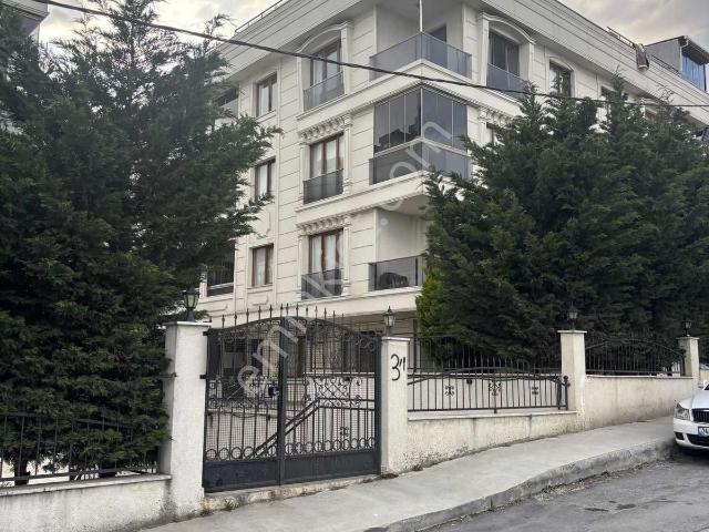 Beylikdüzü Kavaklı'da 2 Bloklu Sitede 2+1