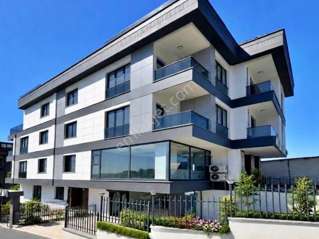 Beylikdüzü Kavaklı Mah'de Butik Sitede Satılık 2+1 Daire