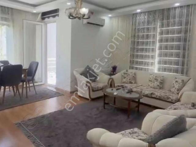 Beylikdüzü Kavaklı Merkez Satılık 2+1