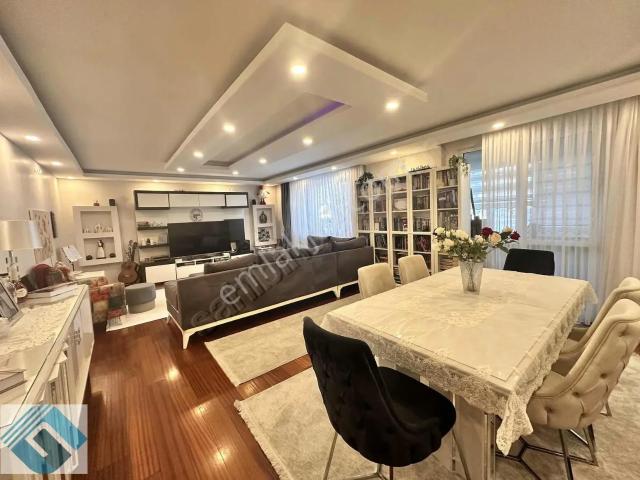 Beylikdüzü Parlamenterler Sitesi Masrafsız Yüksek Giriş 3+1
