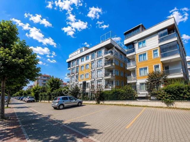 Beylikdüzü Satılık Butik Sitede 2+1 Eşyalı Daire