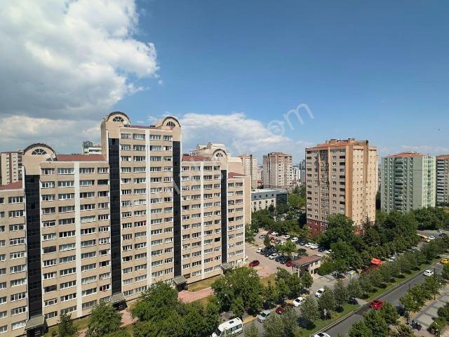 Beylikdüzü Site Metrobüse 3 Dk Ferah Geniş 1+1 Kiralık Daire
