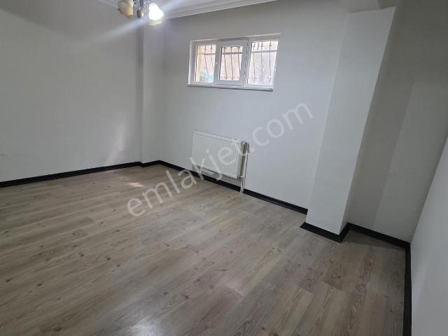 Beylikdüzü Yakuplu 74.sok.80m² 2+1 Krediye Uygun Bahçe Kat Daire