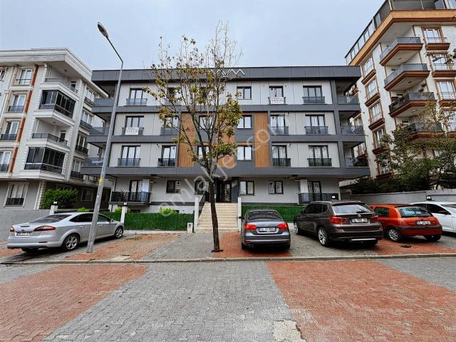 Beylikdüzü Yakuplu Da Satılık 2+1 Yatırımlık Arakat Daire