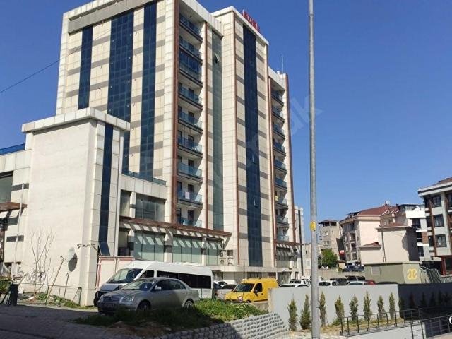 Beylikdüzü Yakuplu Hürriyet Bulvarı Cepheli Eval Cadde Plaza Düz Ayak 35m Kiralık Dükkan